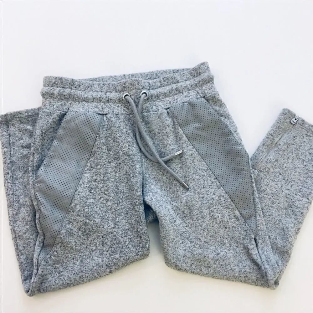 euc Lorna Jane cropped sweatpants sz xs gray